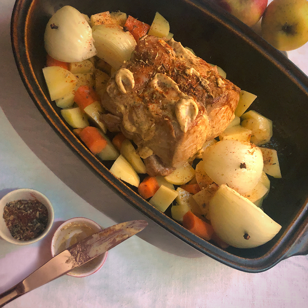 italian pork loin with apples - traditional recipe