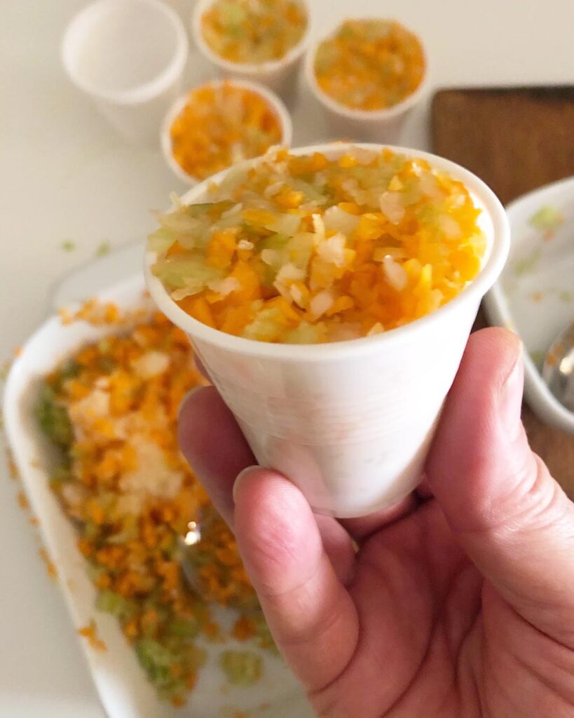 a plastic glass to freeze soffritto