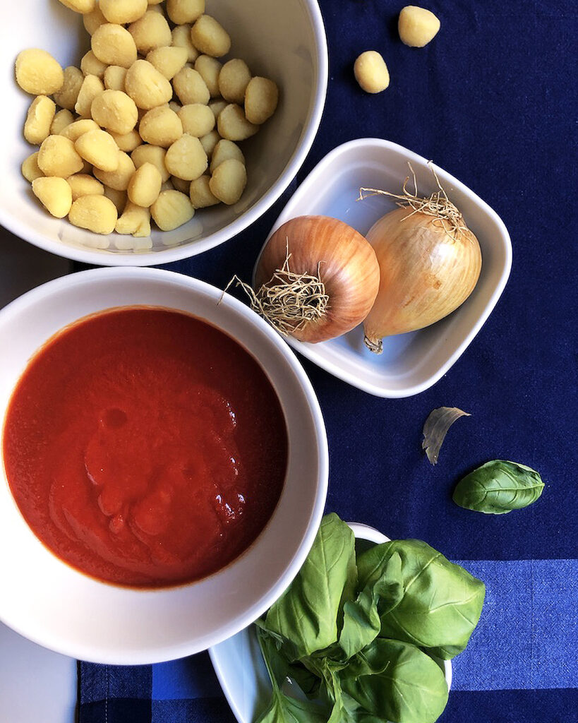 tomato sauce, onions and gnocchi to make gnocchi alla sorrentina