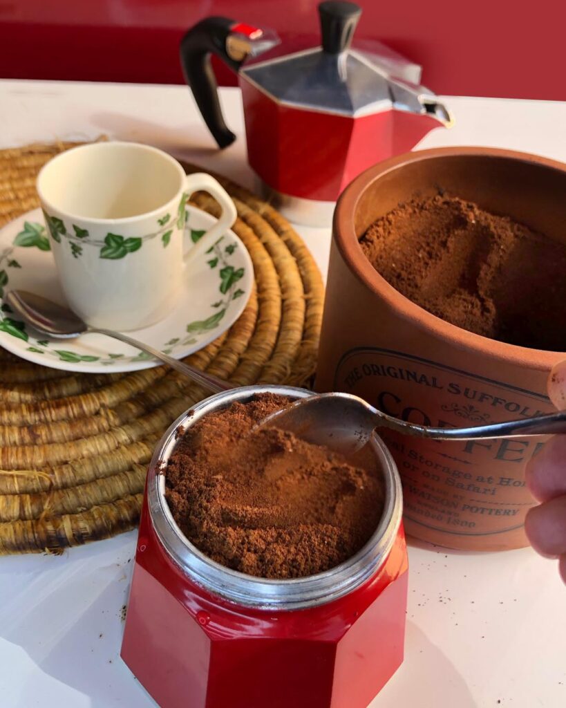 the "moka" coffee maker is ready