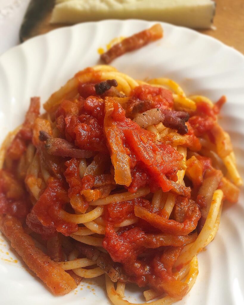 Bucatini dressed with the sauce