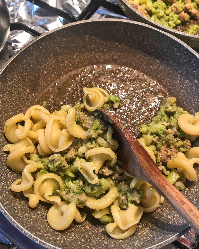 pasta, broccoli and salsiccia mexed together