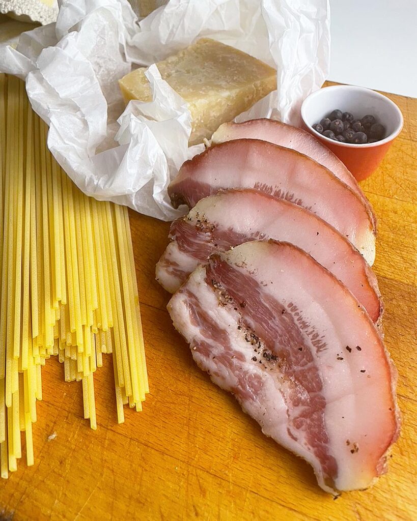 the ingredients of Grigia: guanciale, pecorino, spaghetti