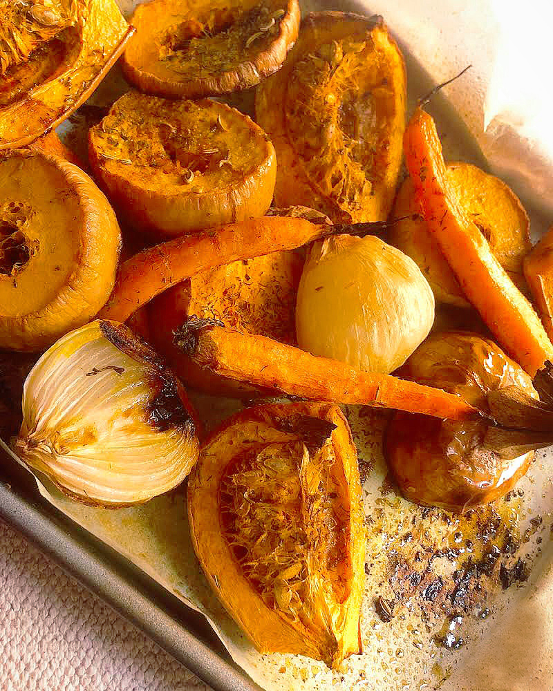 autumn roasted veggies: pumpkin, carrotts, fennel and onions
