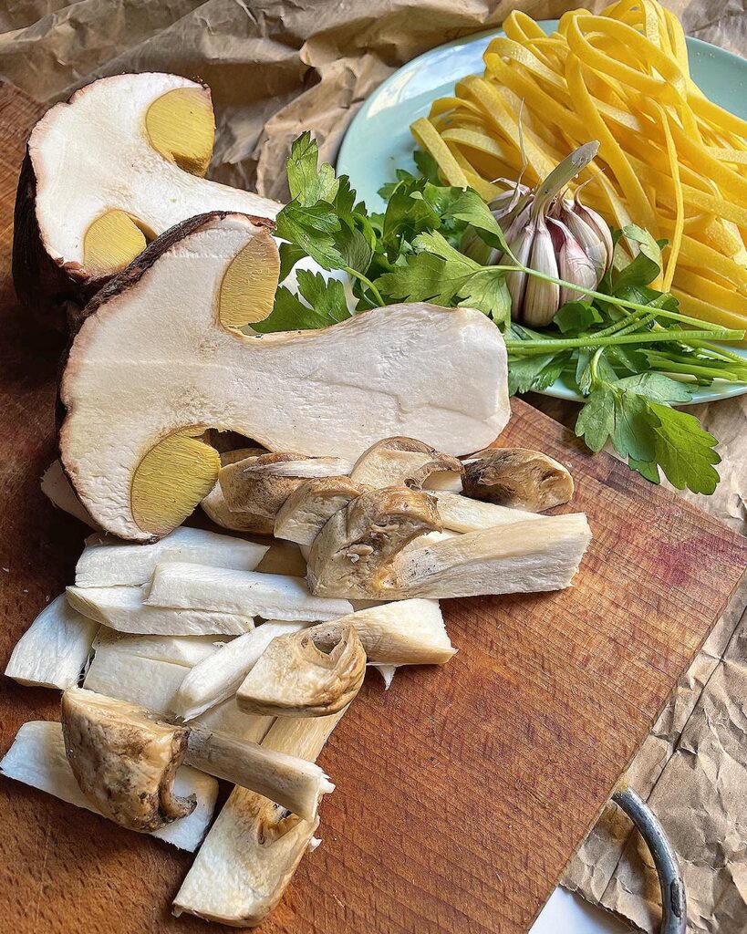 porcini mushrooms, parsley, garlic and fettuccine