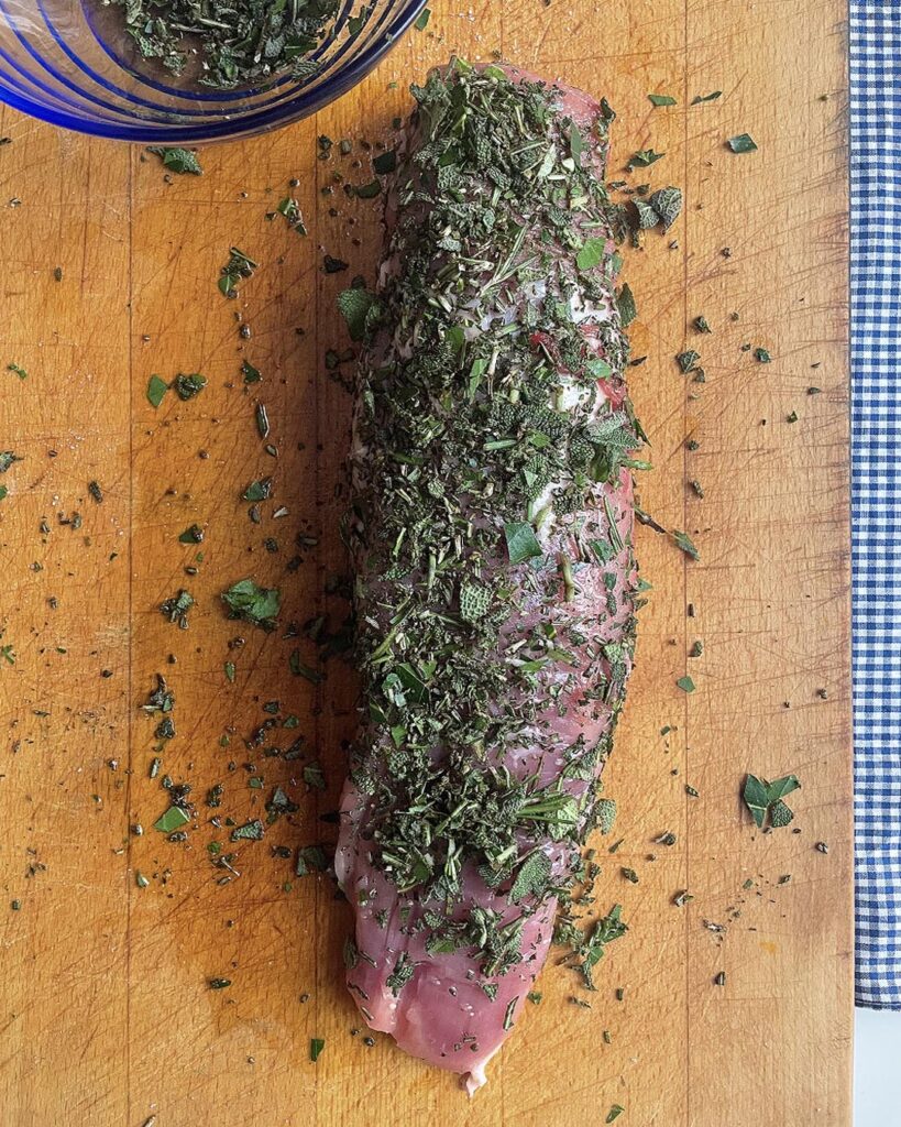 the fillet complitely sprinkled of aromatic herbs
