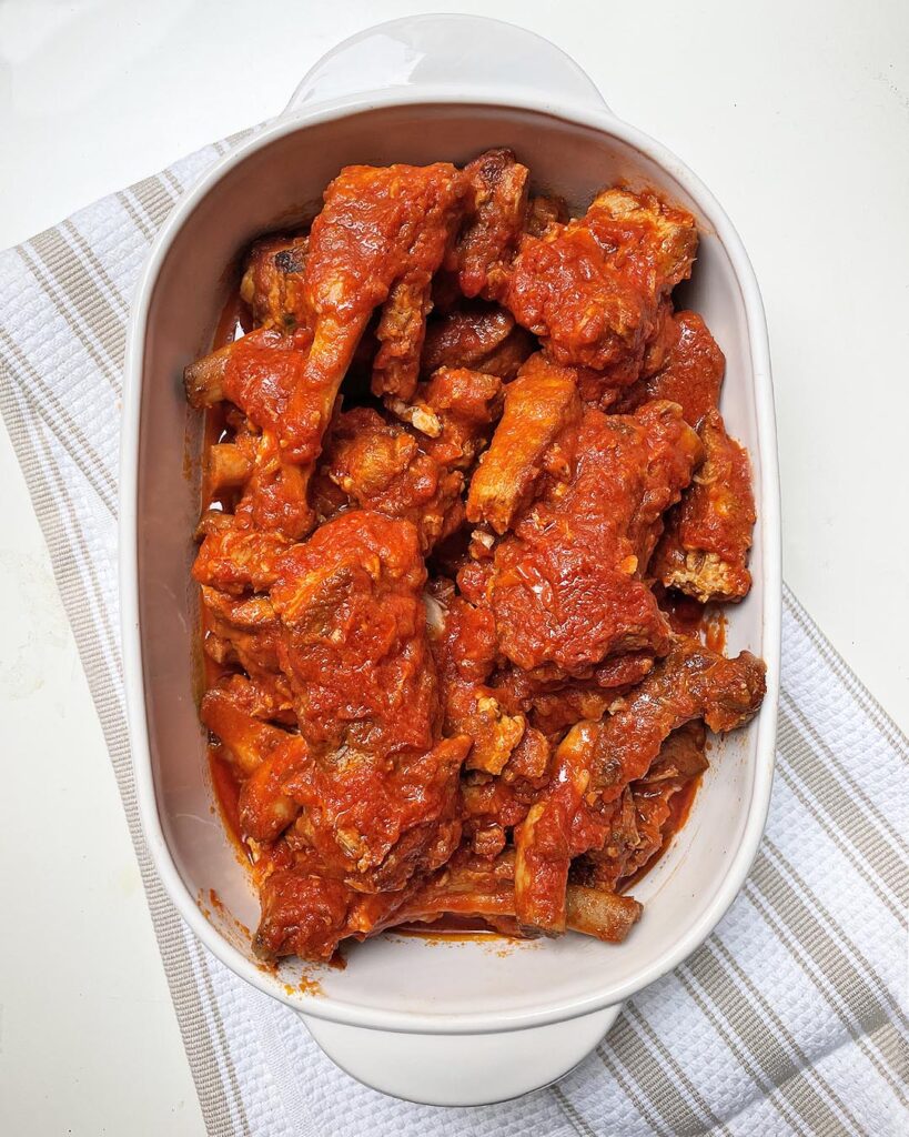 ribs are finally cookend in tomato sauce