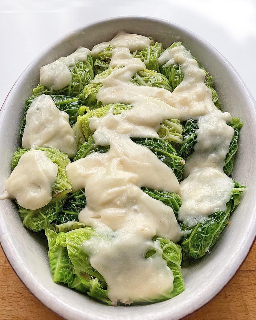 cabbage rolls seasoned with bechamel